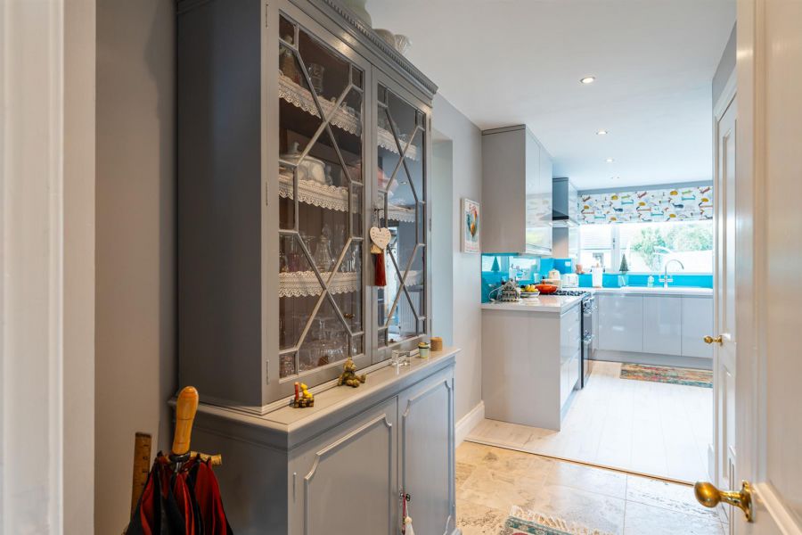 16 Manse Road 16 Manse Road