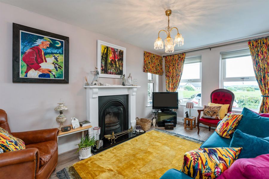 16 Manse Road
