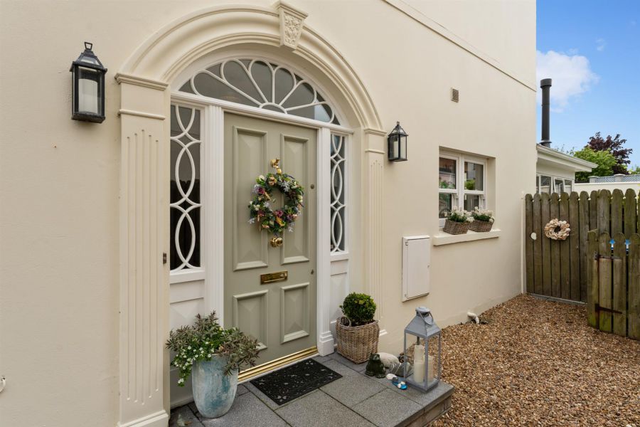 4 Warren Villas
