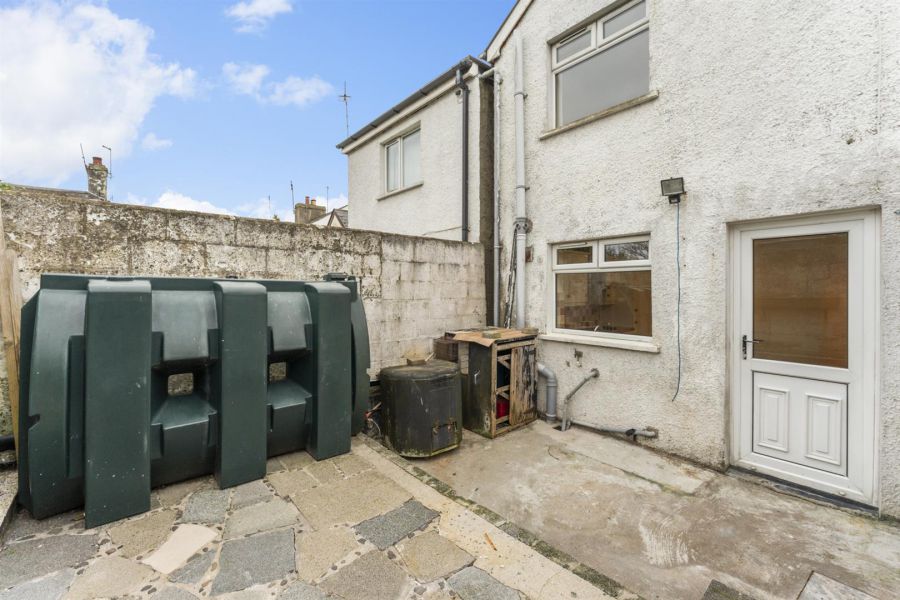 6 Seaview Avenue