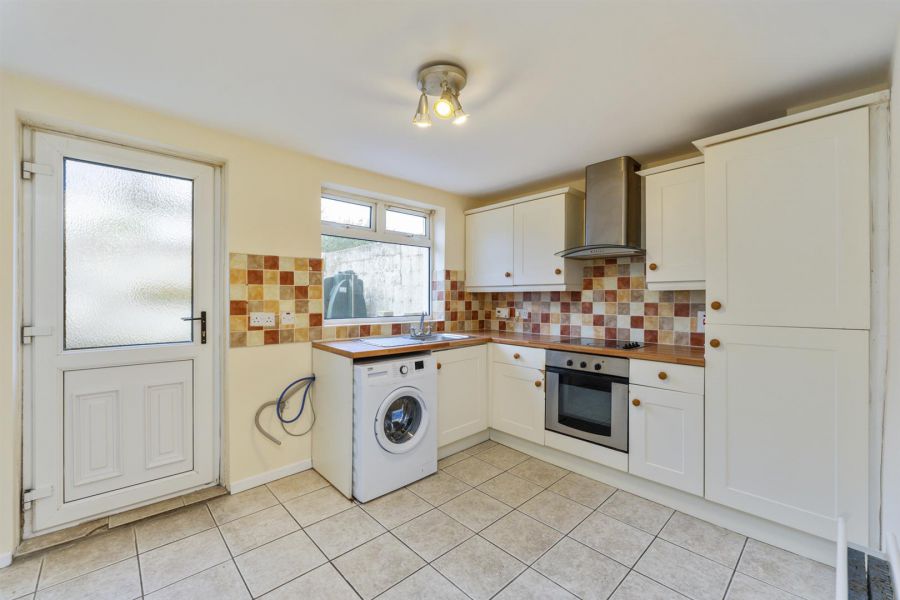 6 Seaview Avenue