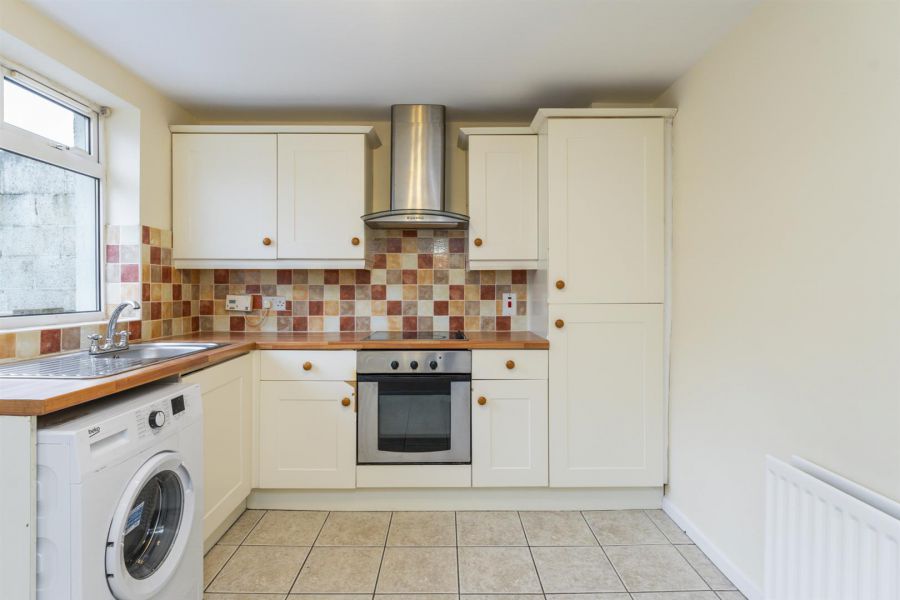 6 Seaview Avenue
