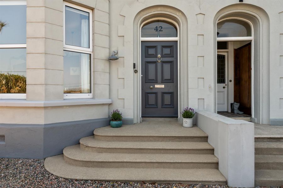 42 Warren Road