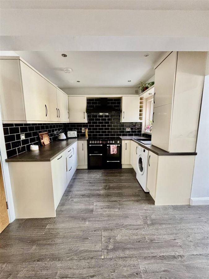 69 Moat Street