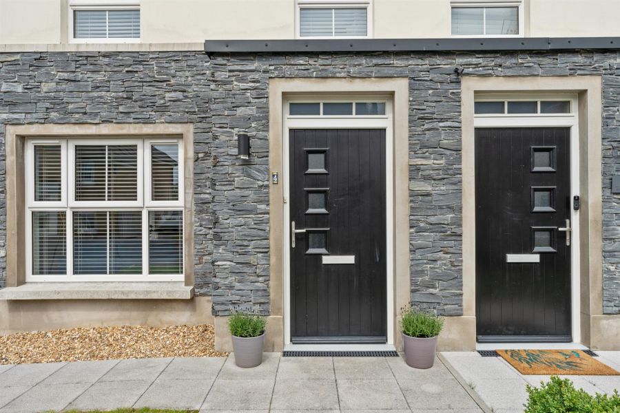 4 Rocklyn Crescent