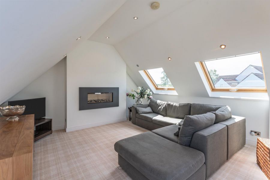 10 Stockbridge Road