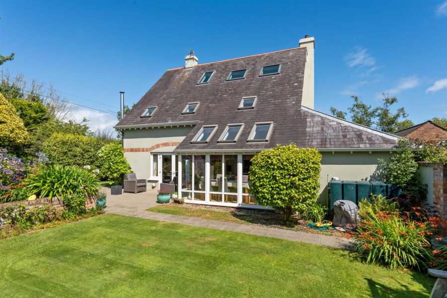10 Stockbridge Road