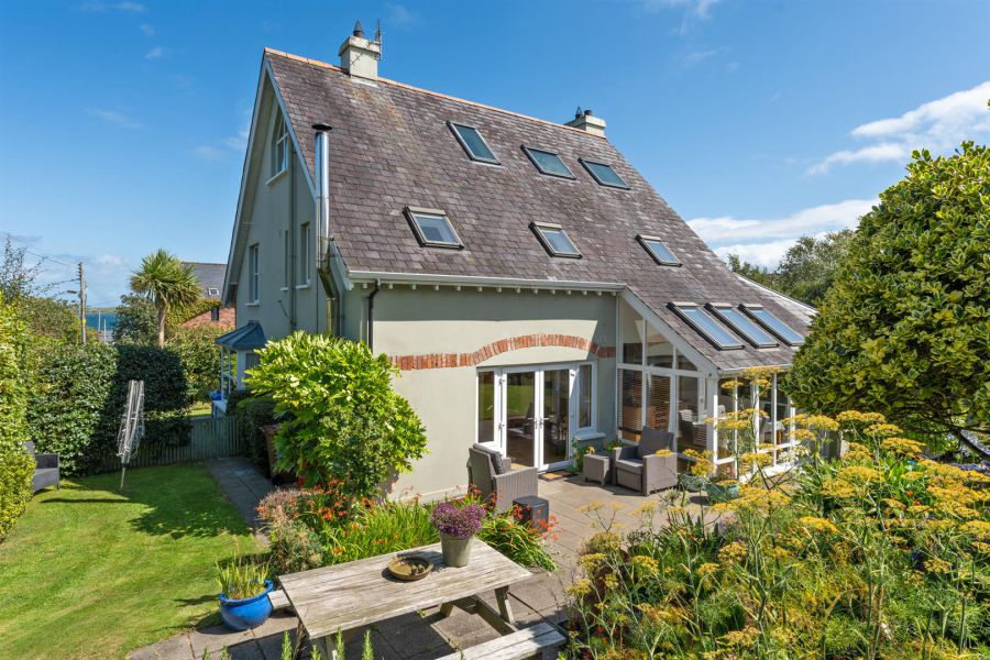 10 Stockbridge Road
