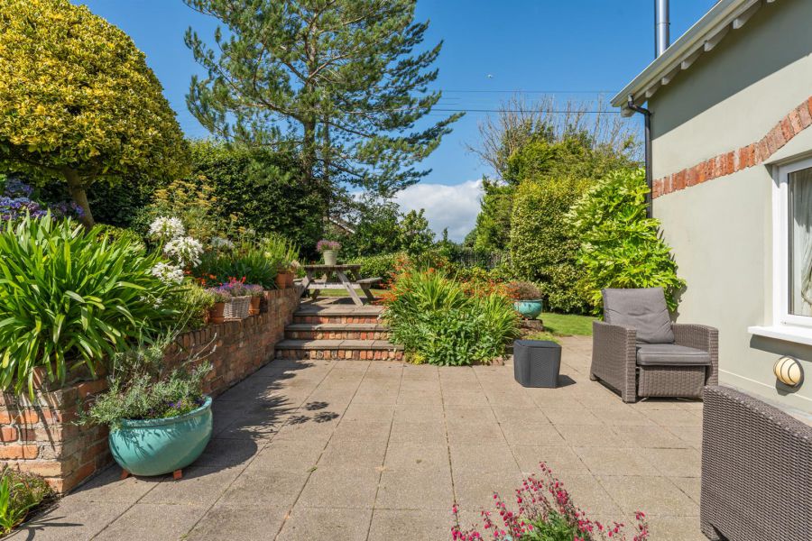 10 Stockbridge Road