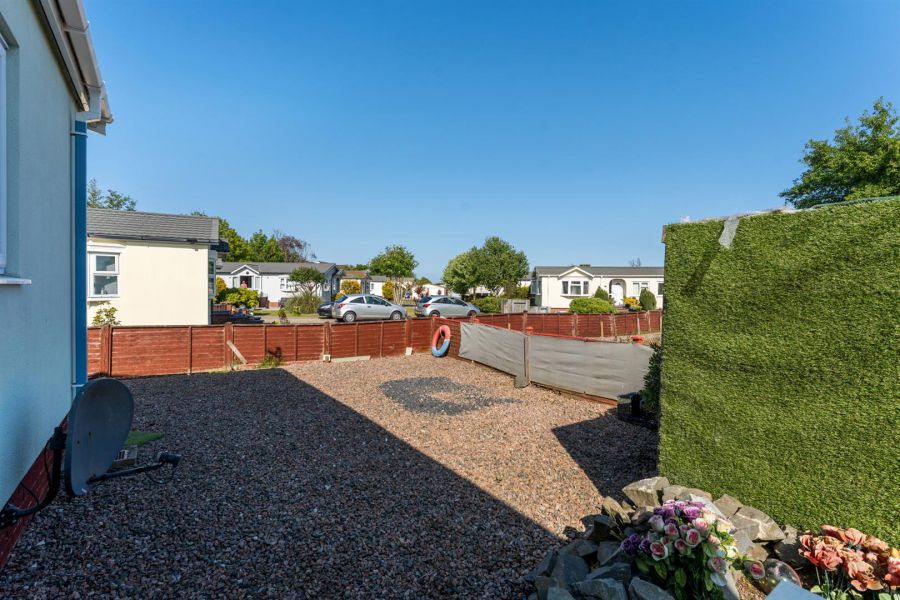 6 Swallow Crescent