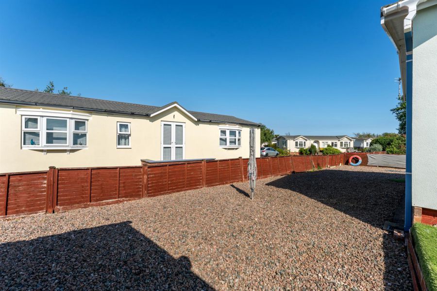 6 Swallow Crescent