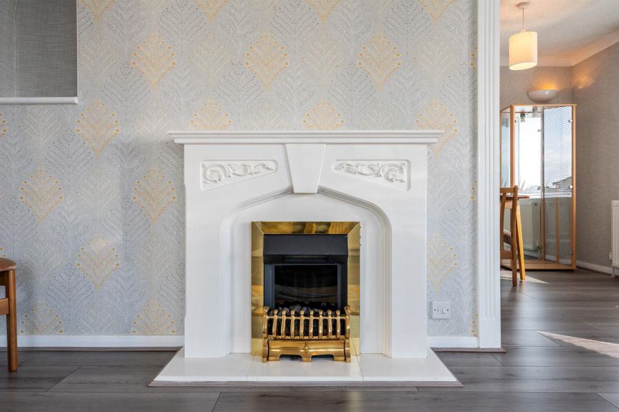 6 Swallow Crescent