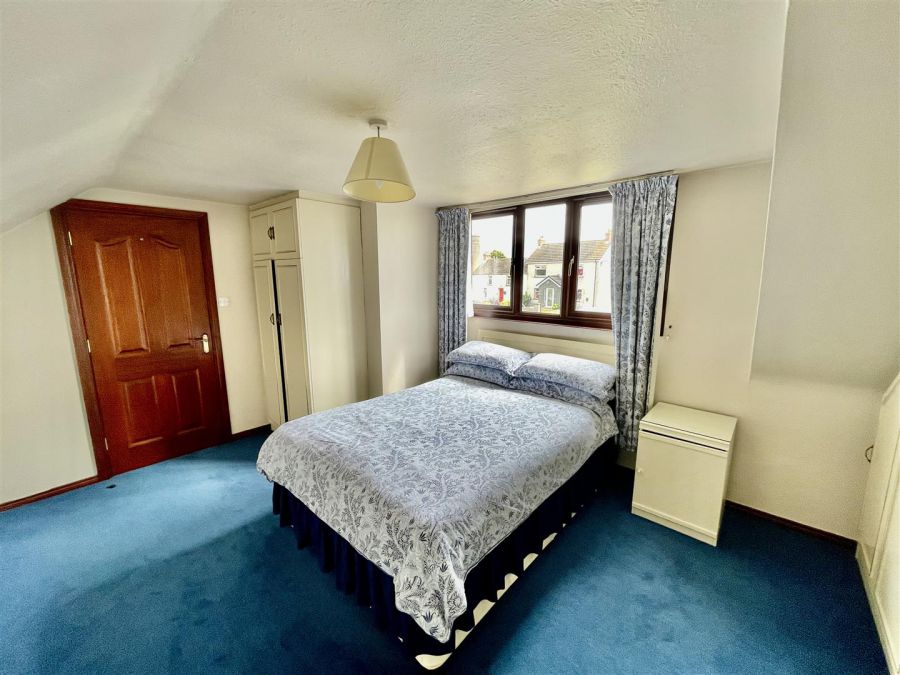 25 Cloughey Road