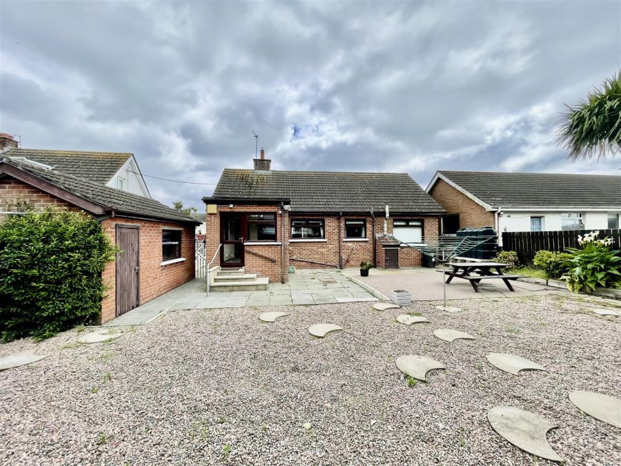 25 Cloughey Road