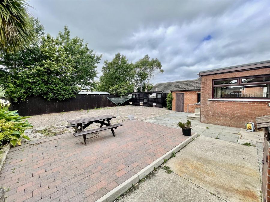 25 Cloughey Road