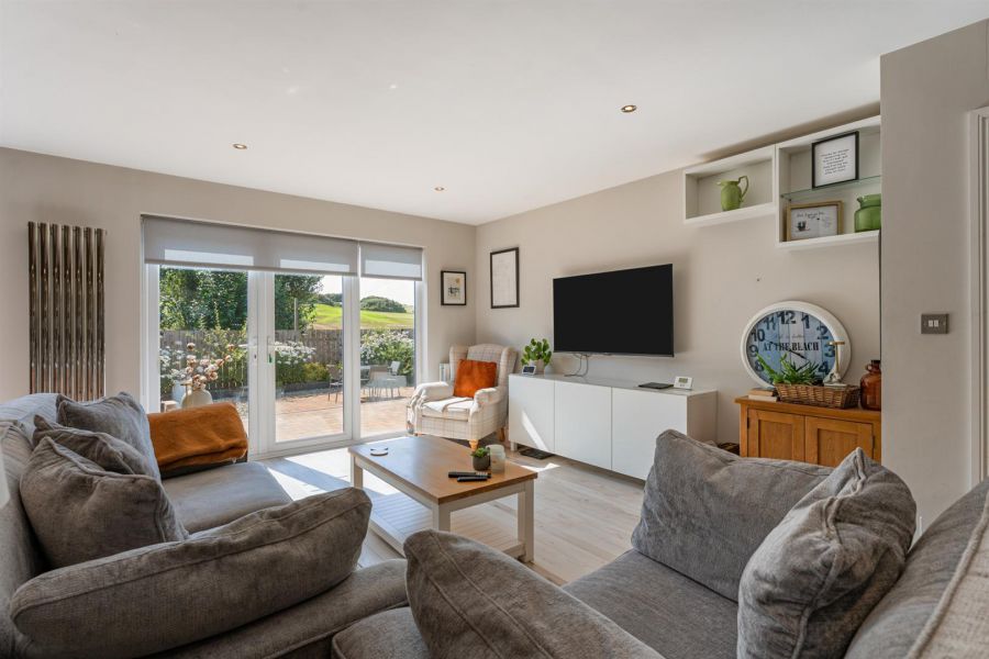 76a Warren Road