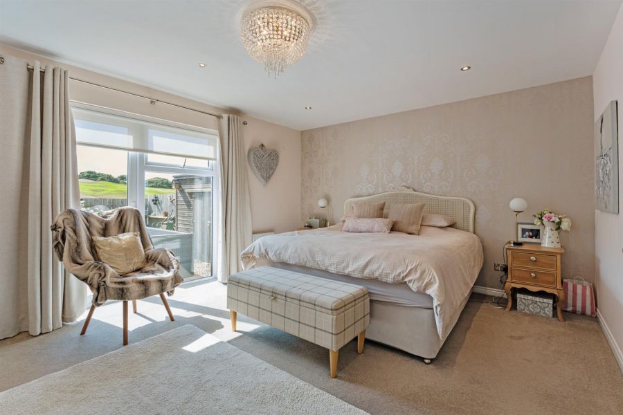 76a Warren Road