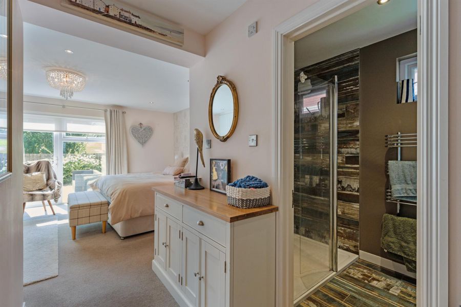 76a Warren Road