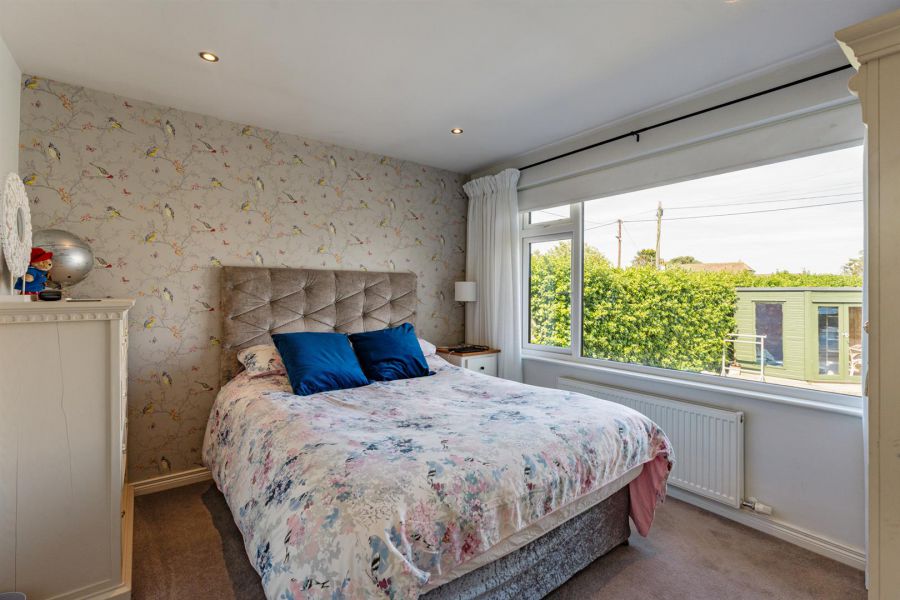 76a Warren Road