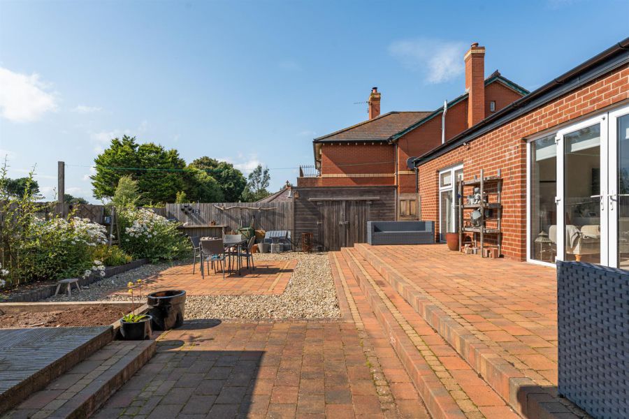 76a Warren Road