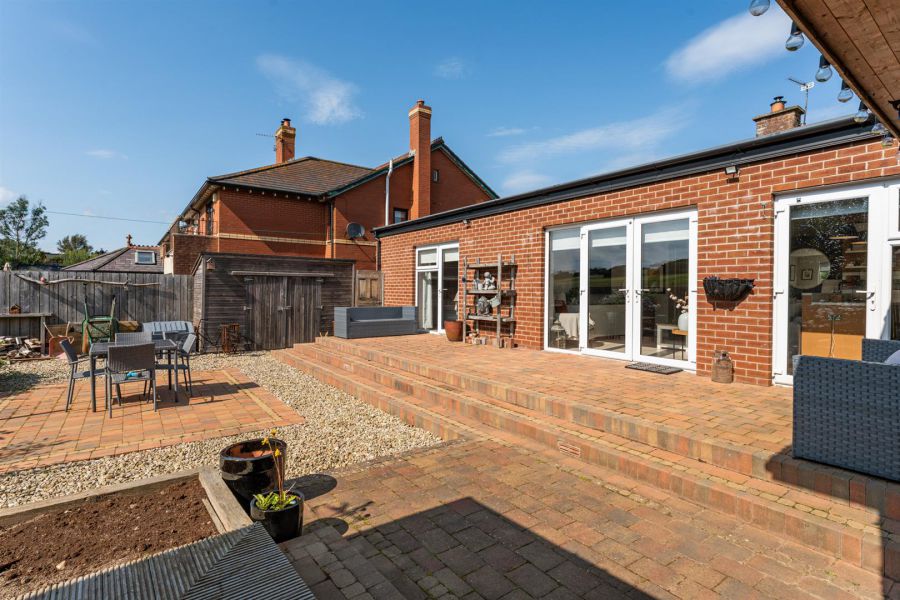76a Warren Road