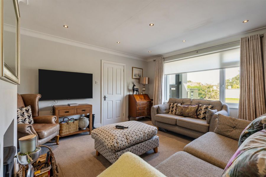 76a Warren Road
