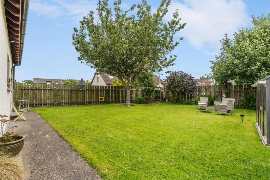 16 Castle Meadow Road