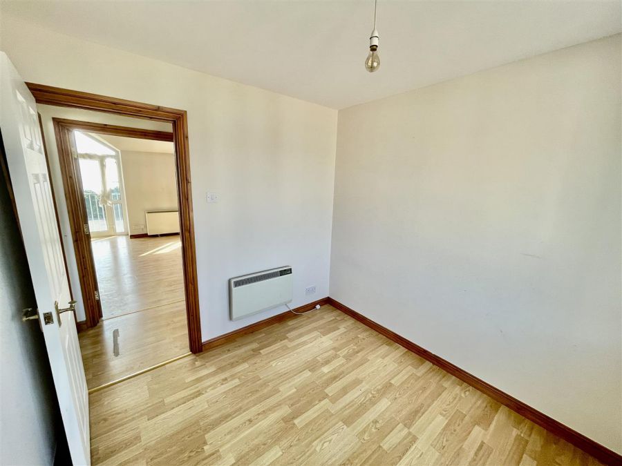 18 Dormans Court