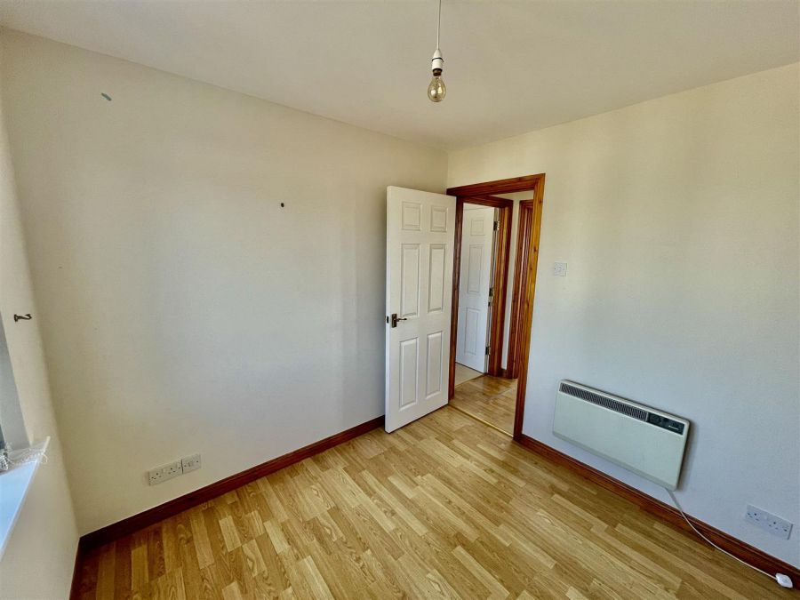 18 Dormans Court