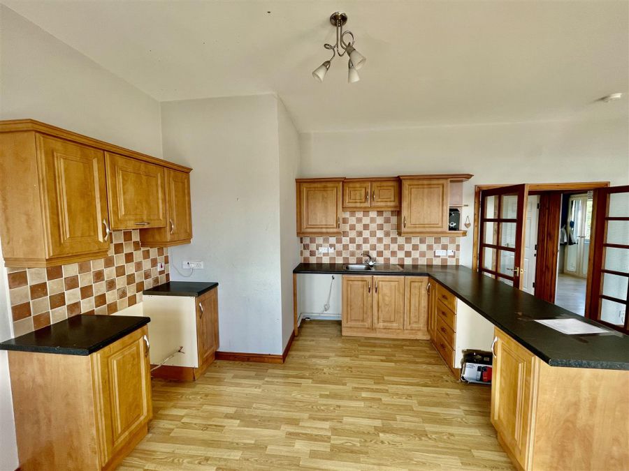 18 Dormans Court