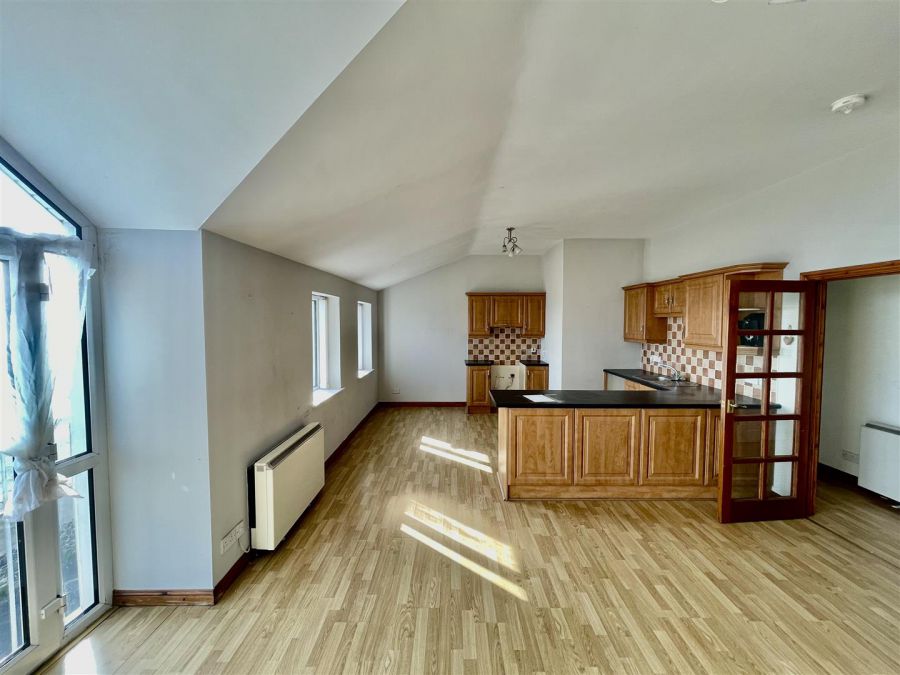 18 Dormans Court 18 Dormans Court