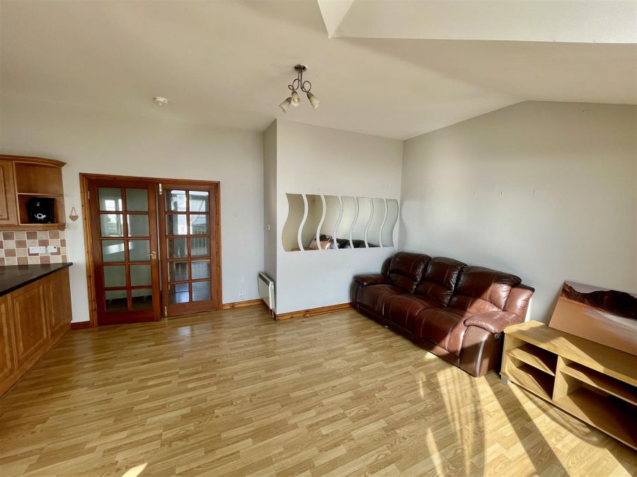 18 Dormans Court