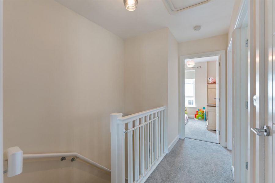 8 Rocklyn Drive