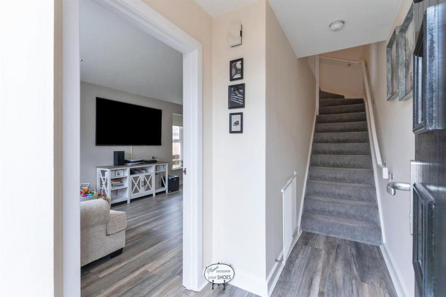 8 Rocklyn Drive
