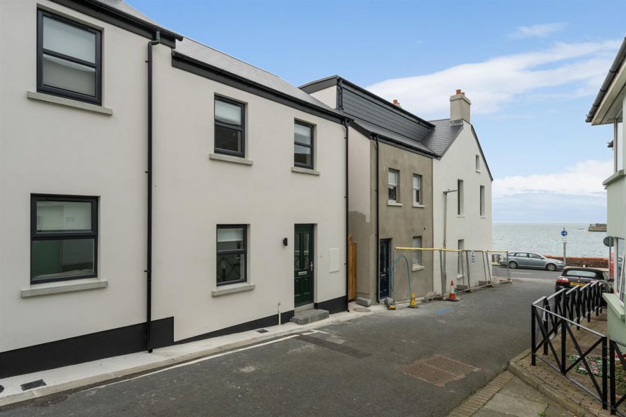 24 Hunters Lane