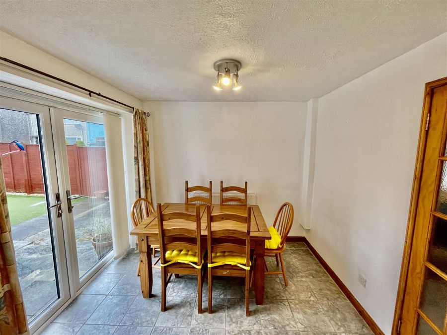 23 Churchill Avenue