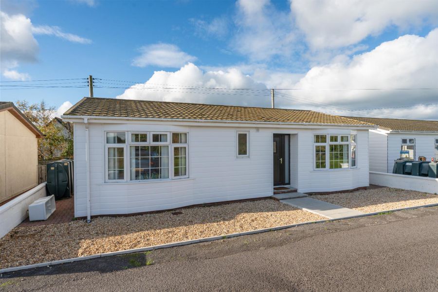 7 Andrews Shorefield