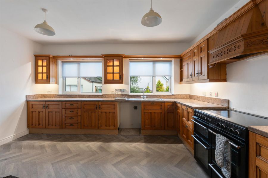 4 Castle Meadow Road