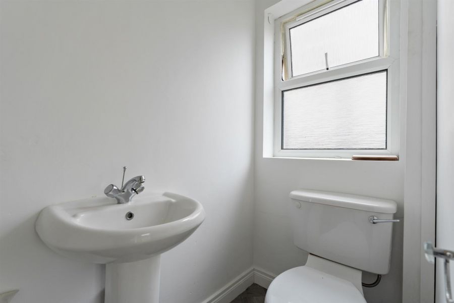 4 Castle Meadow Road