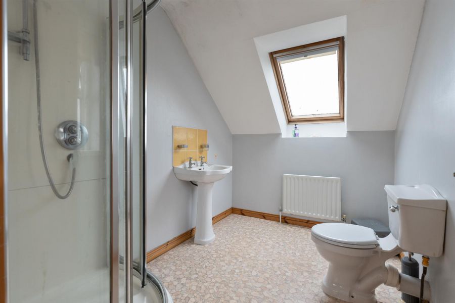 4 Castle Meadow Road