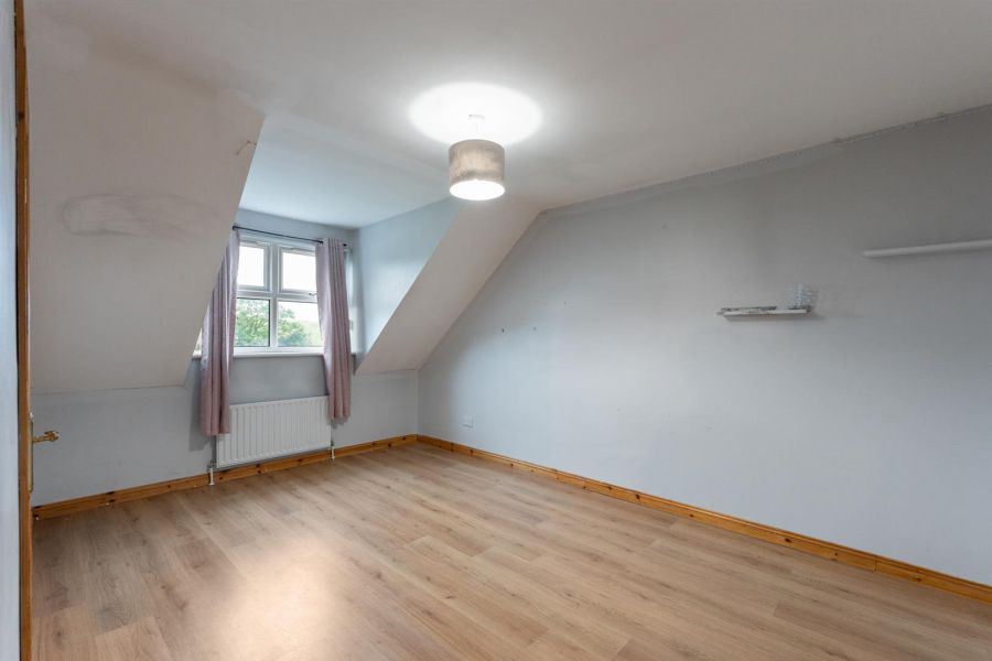 4 Castle Meadow Road