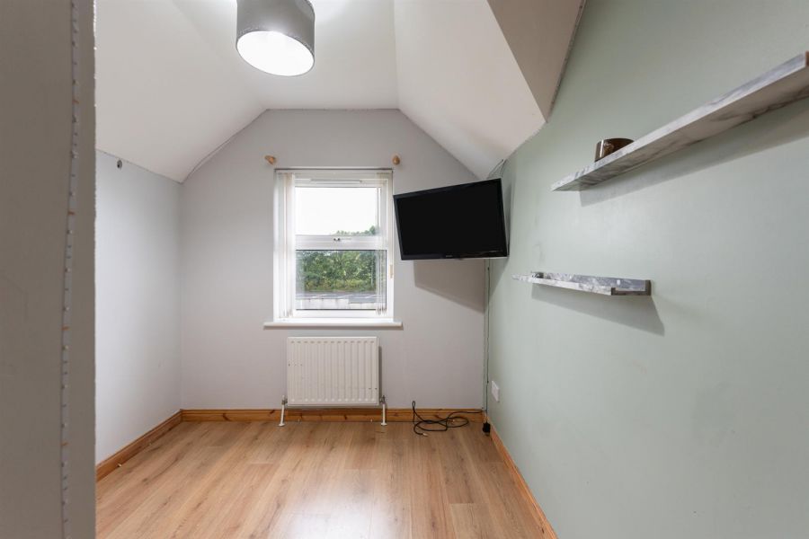 4 Castle Meadow Road