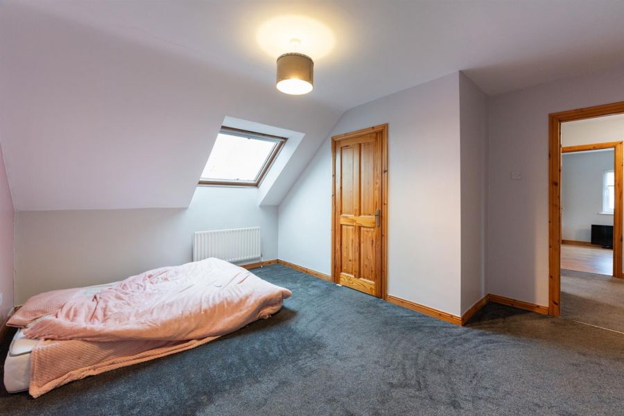 4 Castle Meadow Road