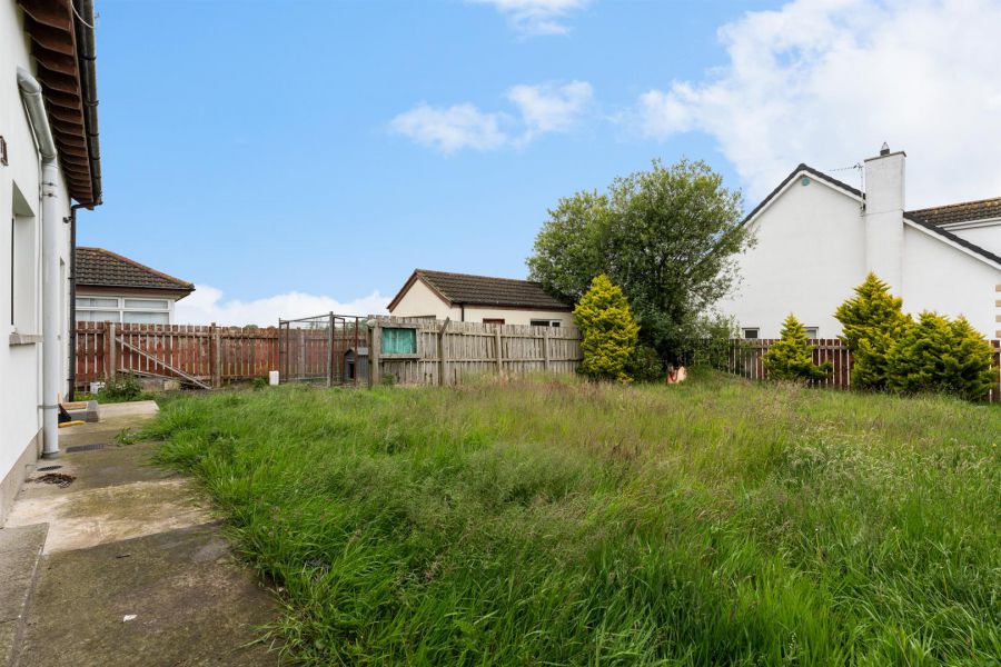 4 Castle Meadow Road