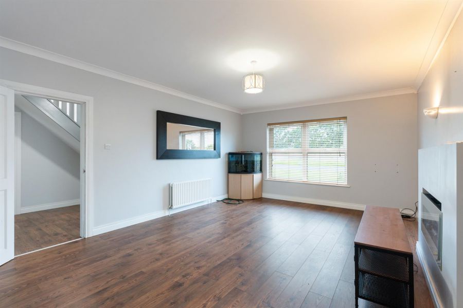 4 Castle Meadow Road