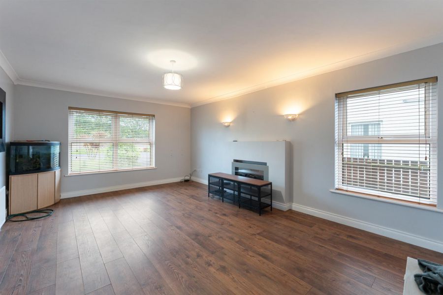 4 Castle Meadow Road