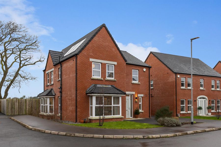 19 High Trees Crescent