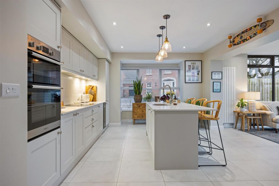 19 High Trees Crescent