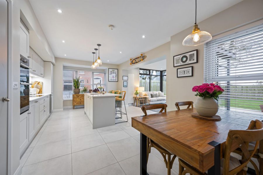 19 High Trees Crescent