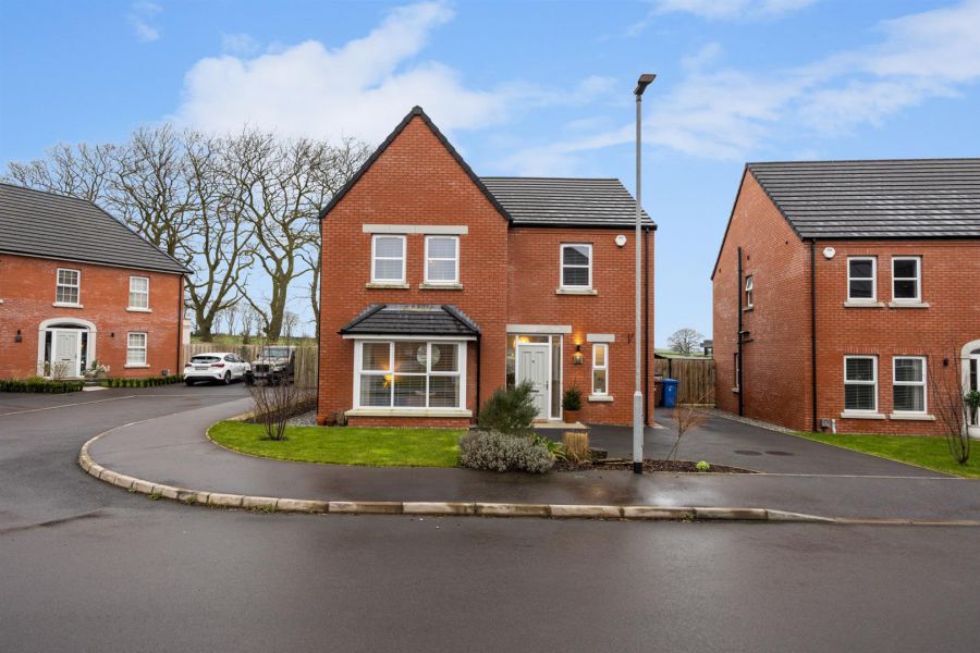 19 High Trees Crescent